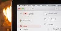 이메일의 기술: 칭찬 메일은 전체로, 실수 메일은 개별로