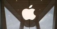 시가총액 2300조원 : 애플이 세계에서 가장 비싼 기업이 됐다