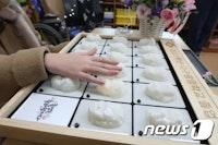 "친구 얼굴 볼 순 없지만 손끝으로"...대구광명학교 '3D 프린터' 졸업앨범