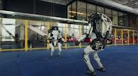 몸치보다 춤 잘 추는 로봇...보스턴 다이내믹스, 로봇들의 '더티 댄싱' 공개
