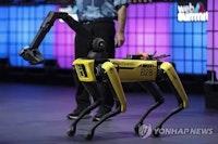 블룸버그 "현대차, 미 로봇연구소 인수 추진…1조원대"